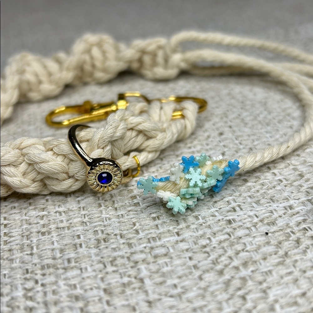 Handmade Macrame Frozen Key Chain - Picture 14 of 14